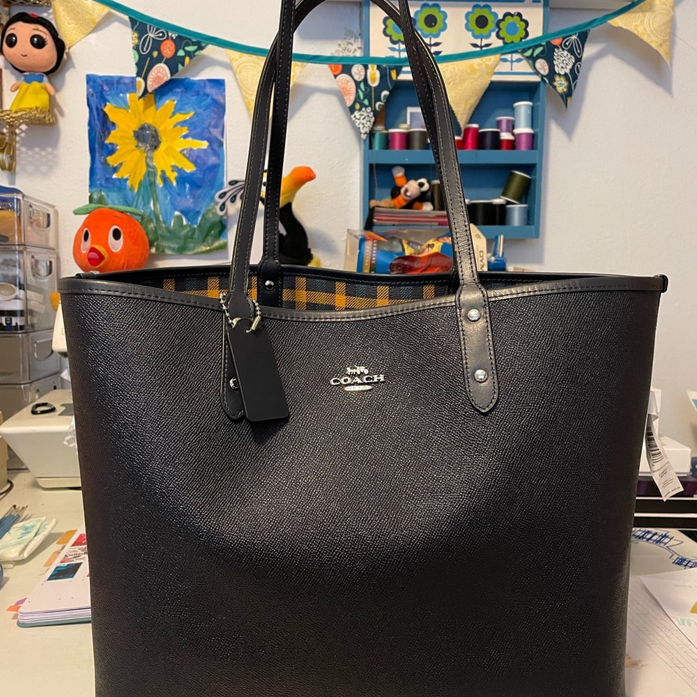 Coach Reversible City Tote (navy/plaid)